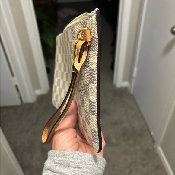 Louis Vuitton Damier Azur Neverfull MM Pouchette - Picture 6 of 10